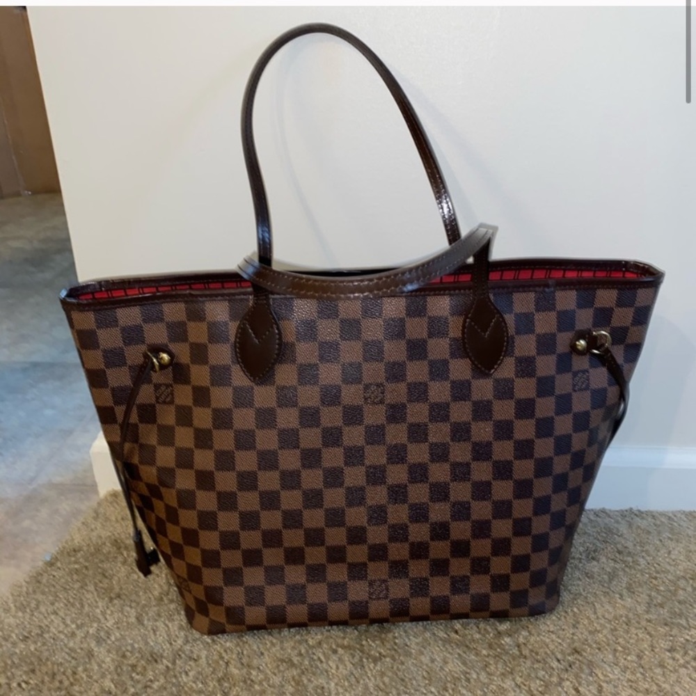 Louis Vuitton neverfull MM with pouch